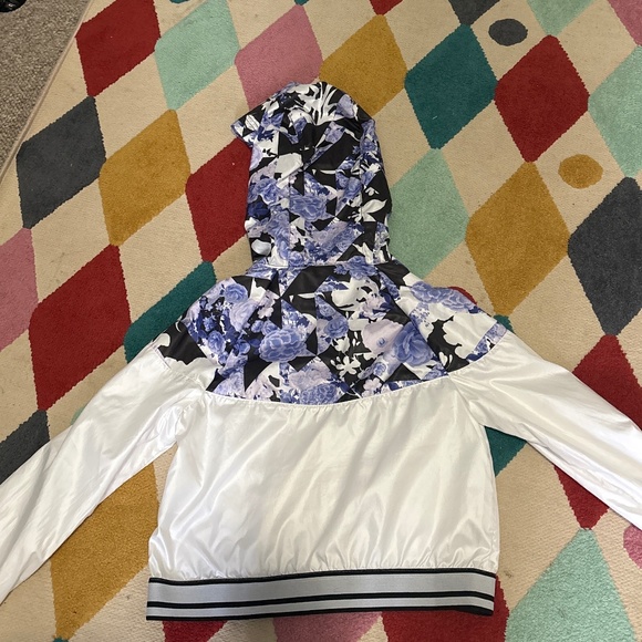 Girls Nike jacket size small - Picture 3 of 3